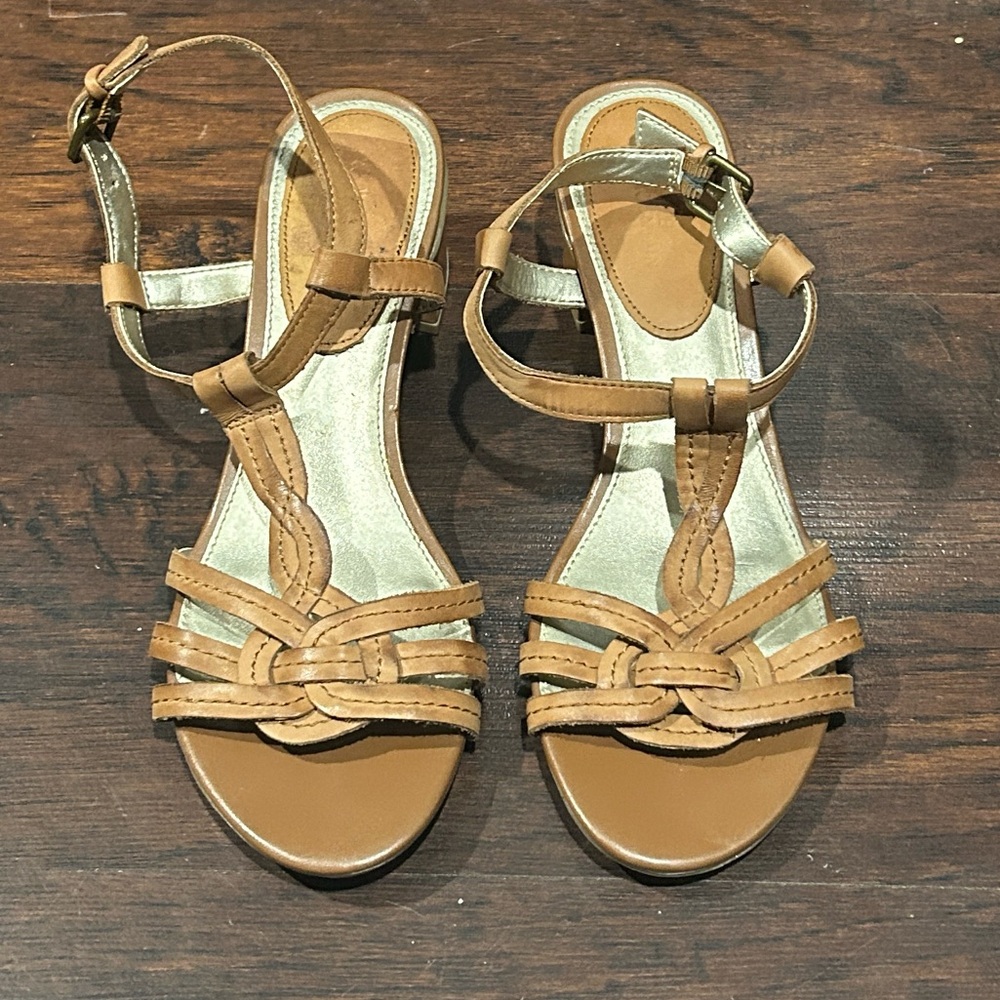 White Mountain tan kitten block heel sandal